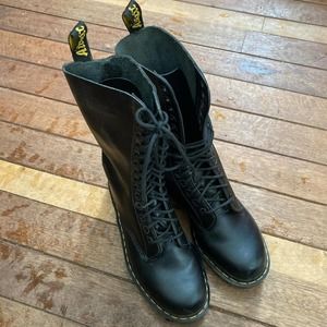 Dr. Martens Men's Black Smooth Leather Boots Eye Lace-Up ~ Style# 1914